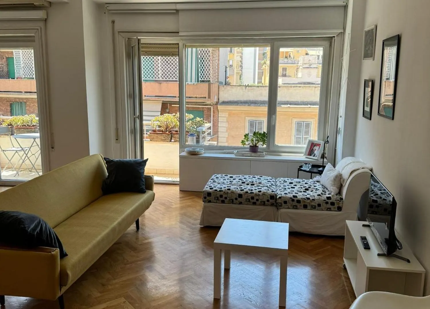 San Pietro Zen Apartment-Zeno 56 Rome Apartment